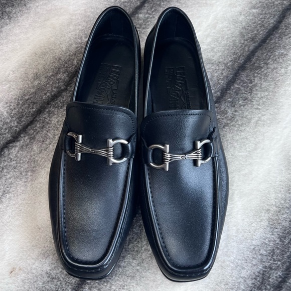 Salvatore Ferragamo Swan Black Leather Loafers - Picture 1 of 10